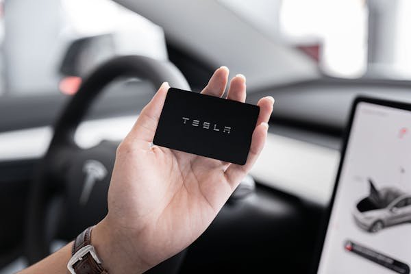 5 raisons d'adopter la carte clé tesla : style et fonctionnalité